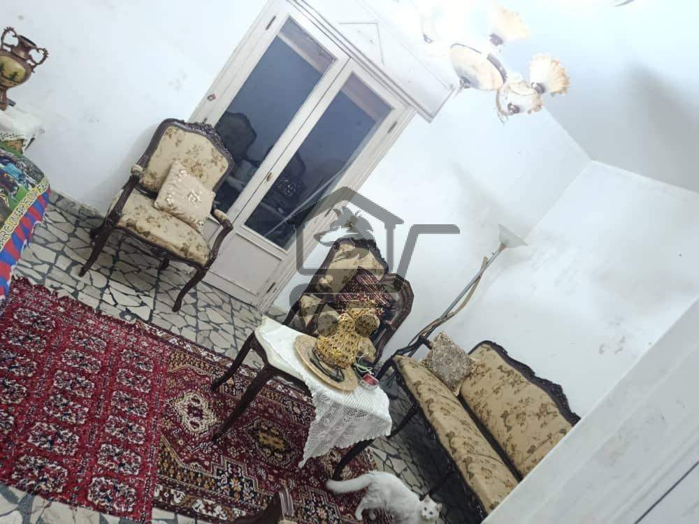 للبيع منزل بحاجة لإعادة إكساء - الصورة 1