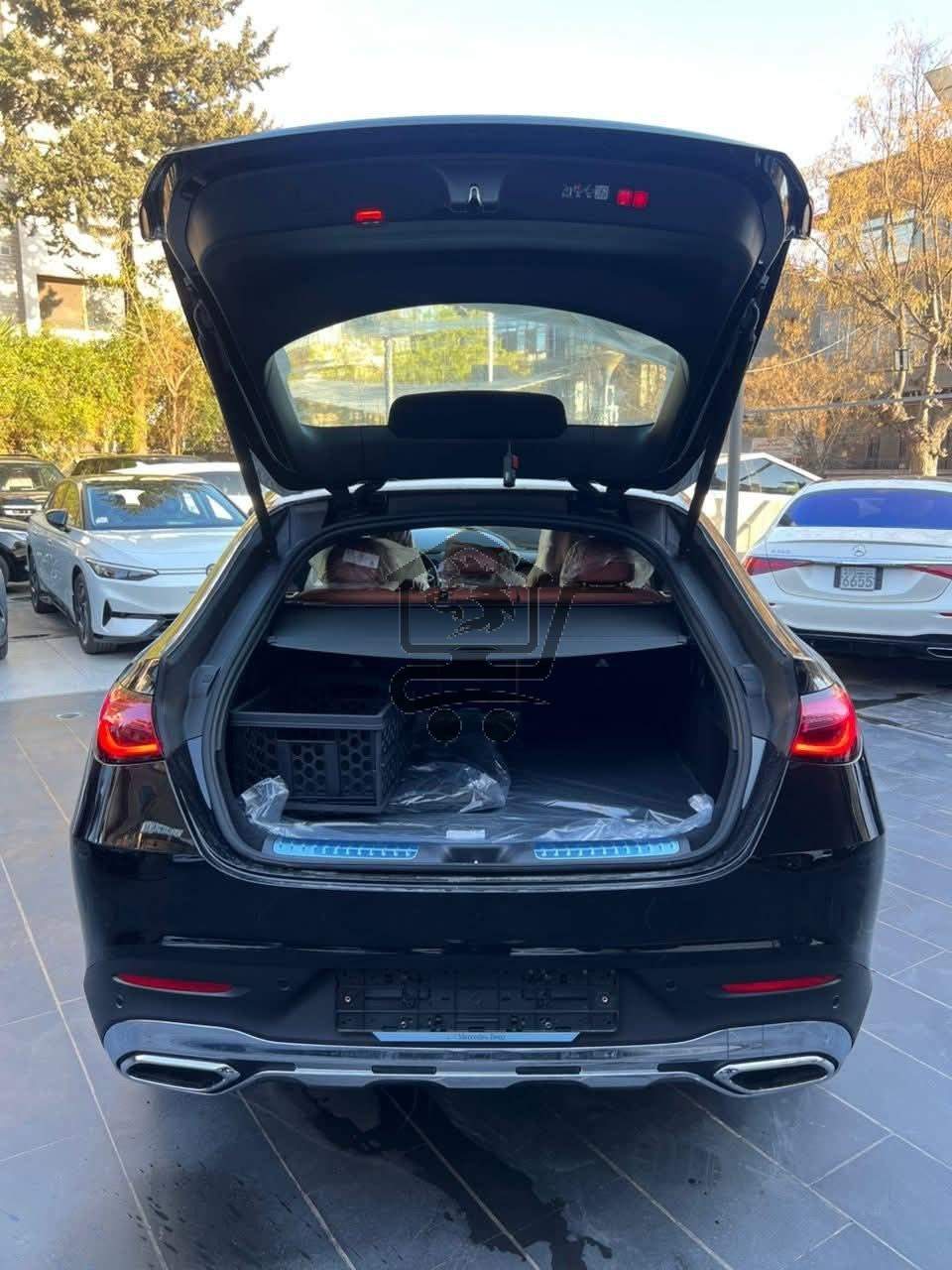 Mercedes-Benz GLC 300 - الصورة 5