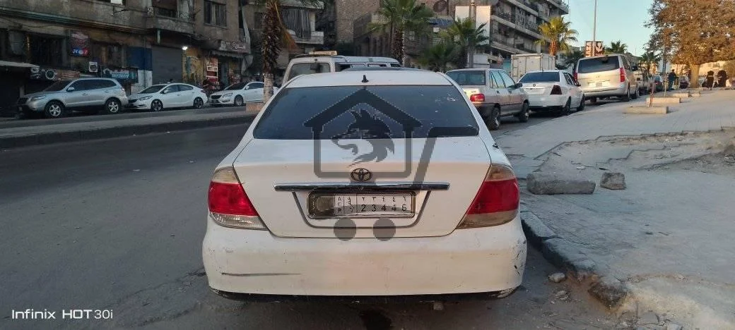 تويوتا كامري - الصورة 2