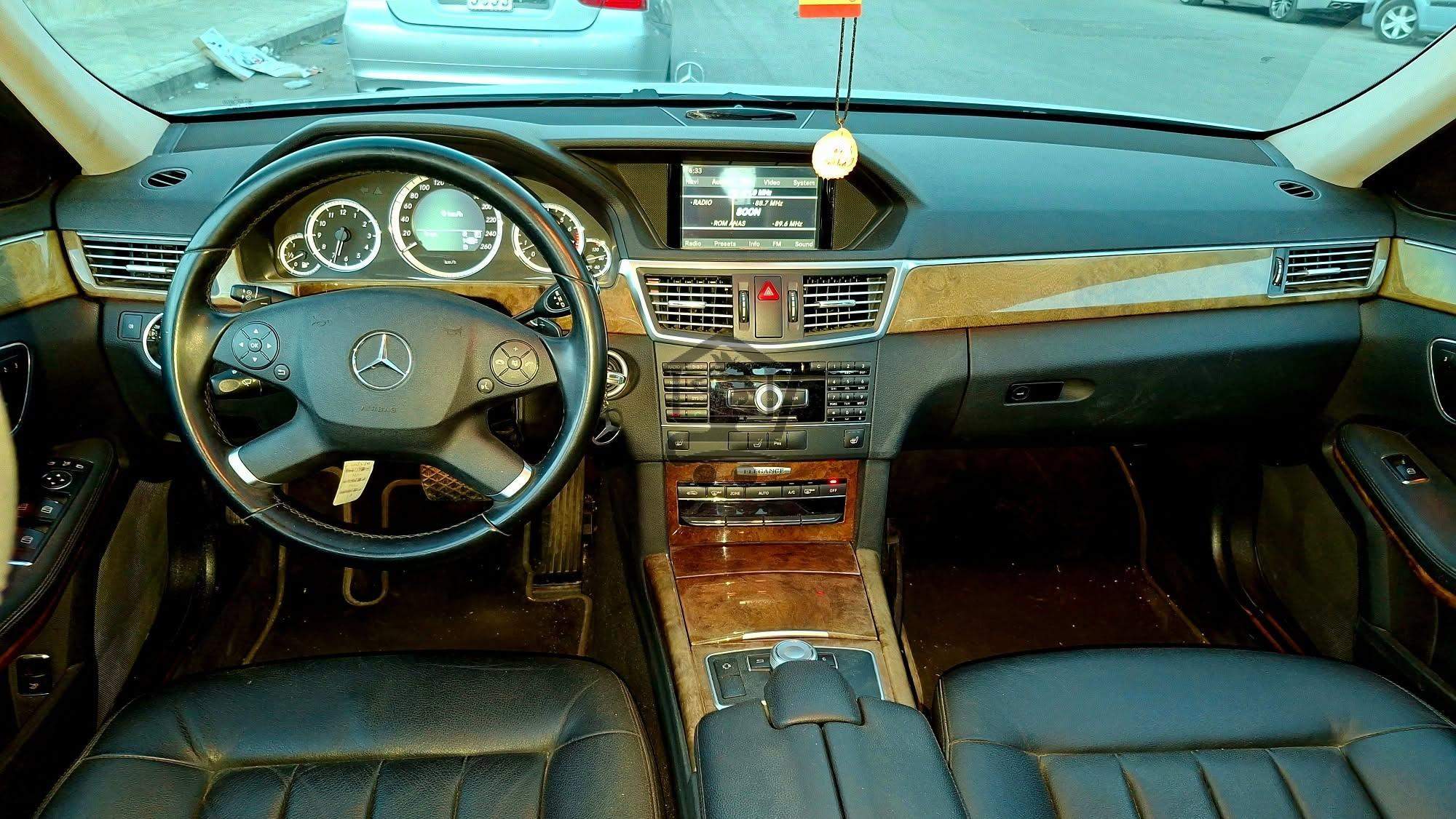 Mercedes-Benz E350 2011 - الصورة 6