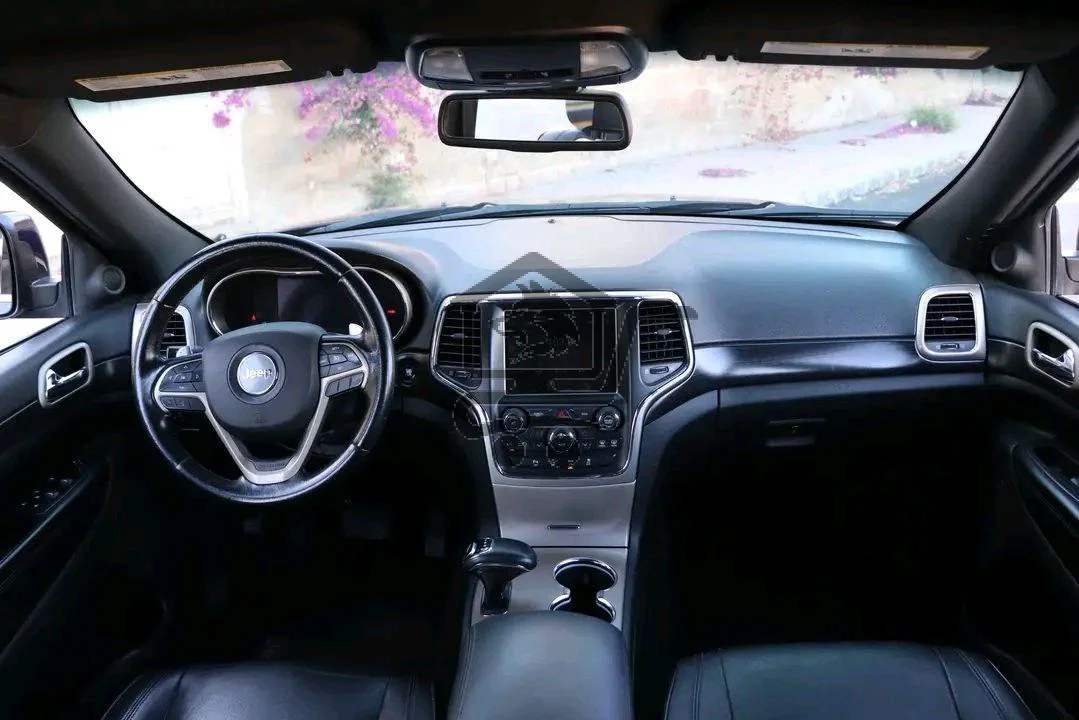 Jeep Cherokee Laredo - الصورة 4