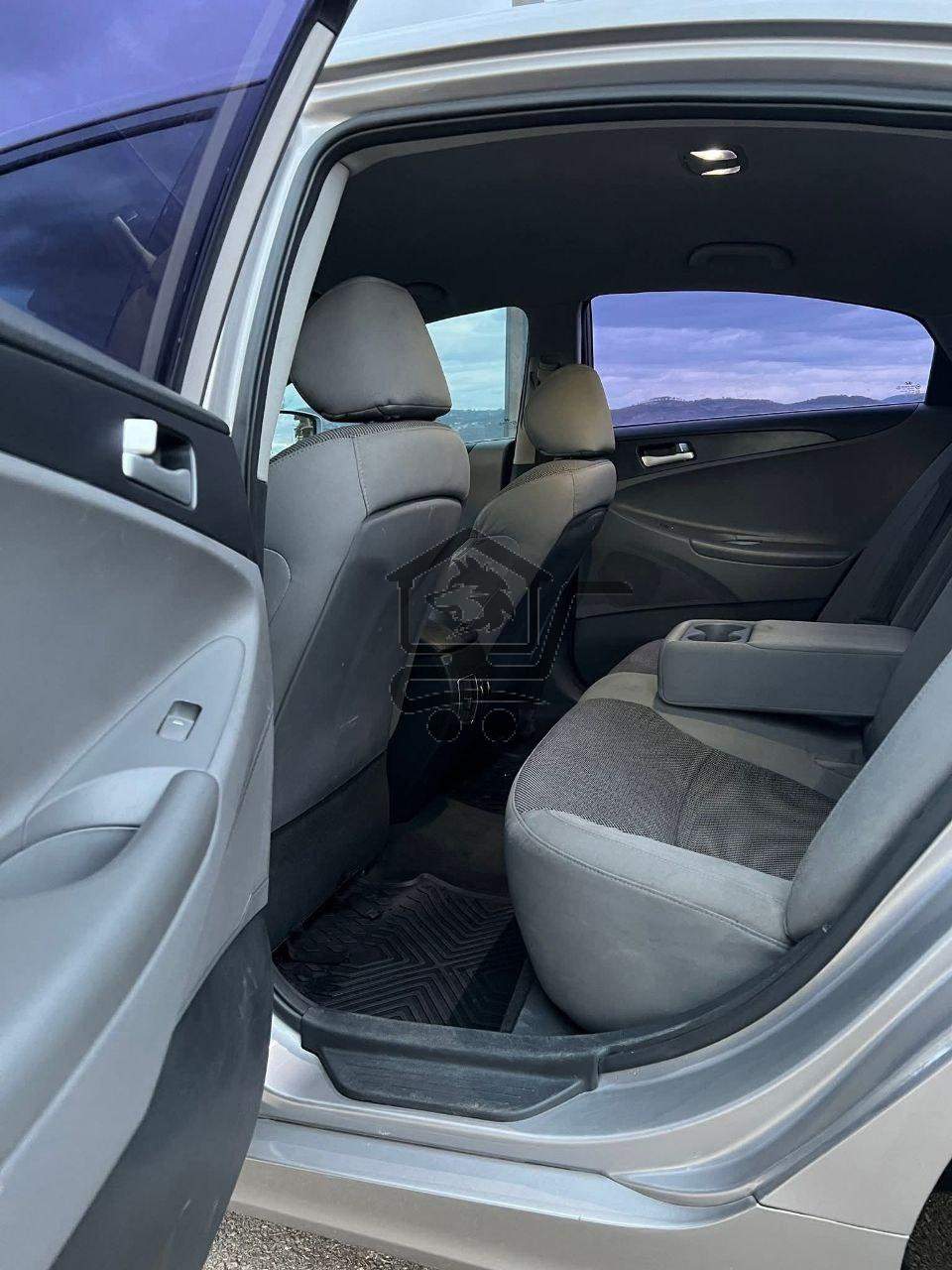 HUYNDAI SONATA 2012 - الصورة 10