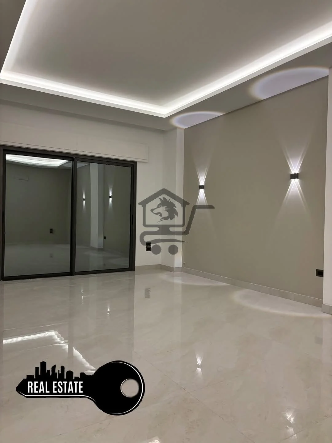 بيت فاخر بموقع هادئ وقريب من الخدمات - الصورة 4