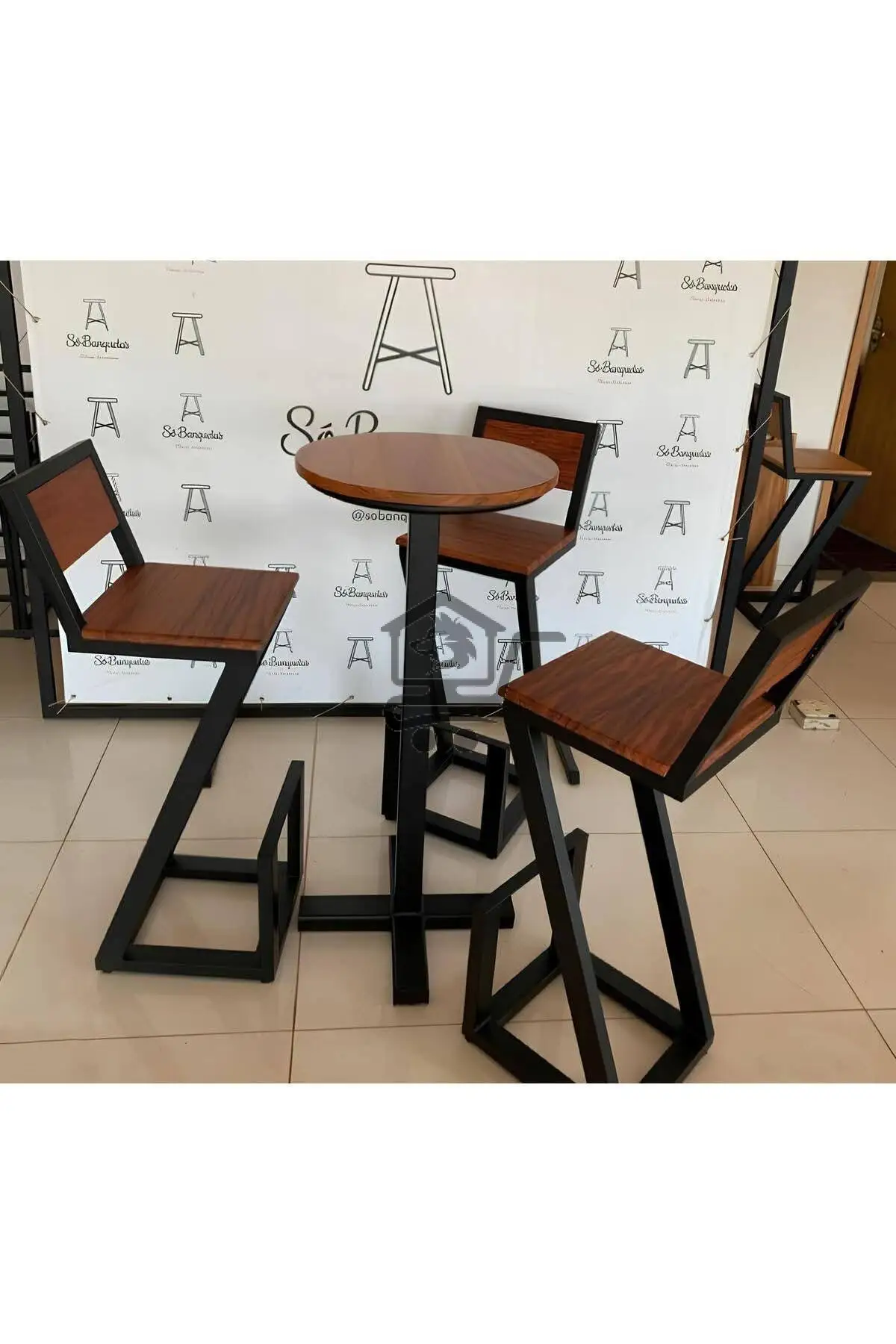 كراسي وطاولات - الصورة 9