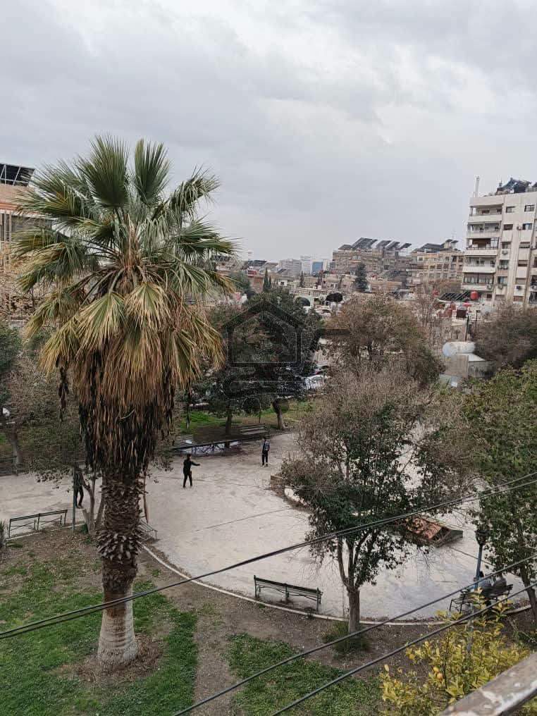 منزل بموقع حيوي - الصورة 9