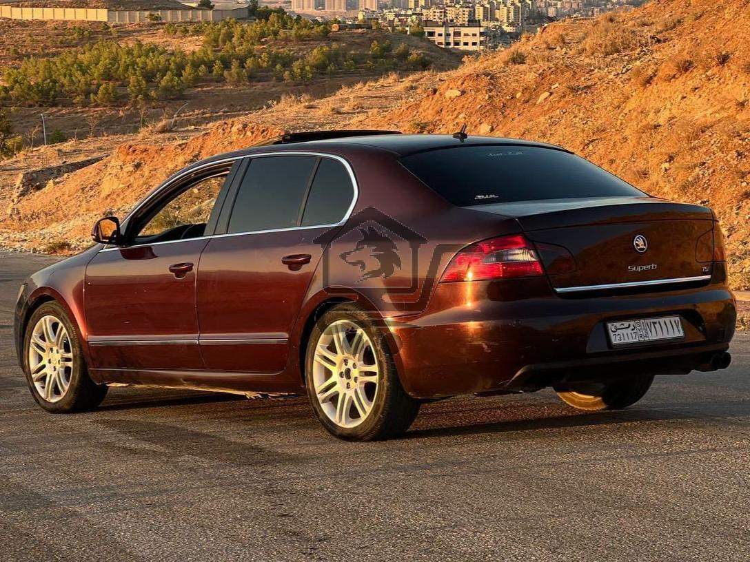 Skoda Superb 2010 - الصورة 4