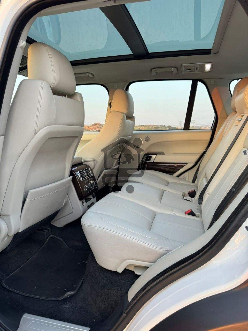 Range Rover Vogue HSE - الصورة 9