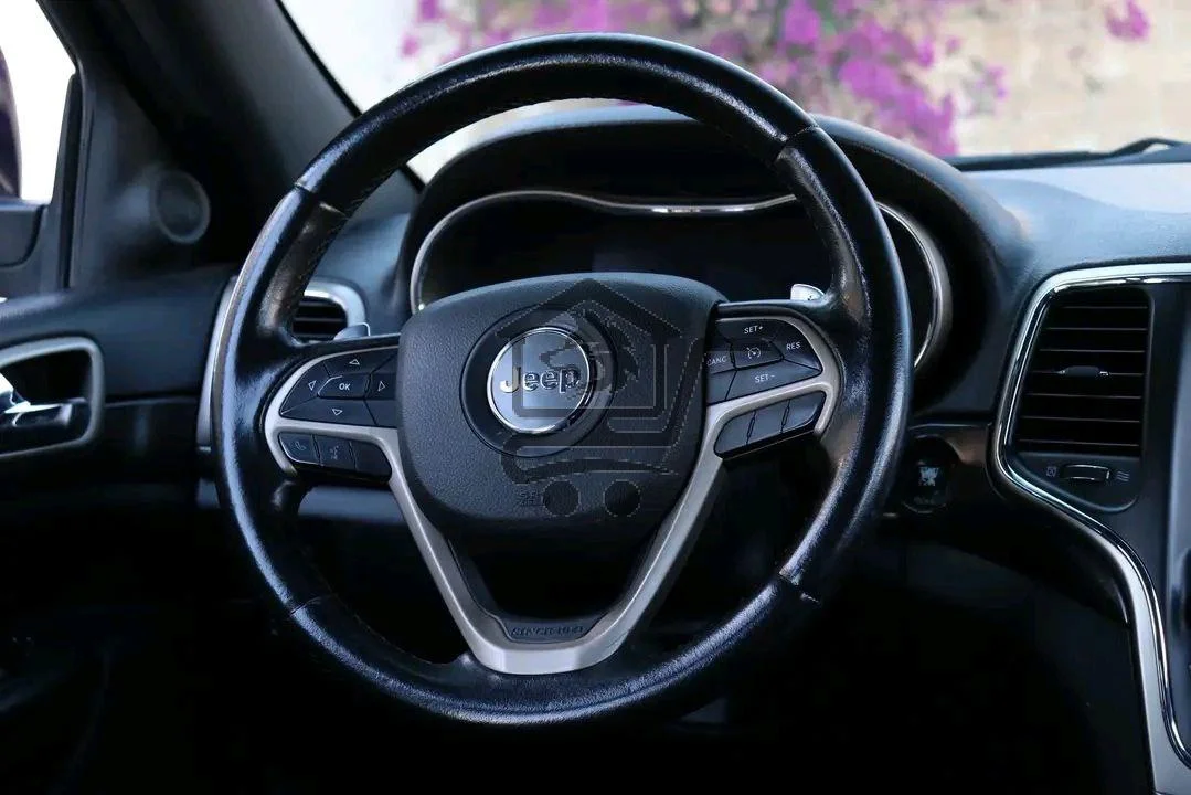 Jeep Cherokee Laredo - الصورة 5