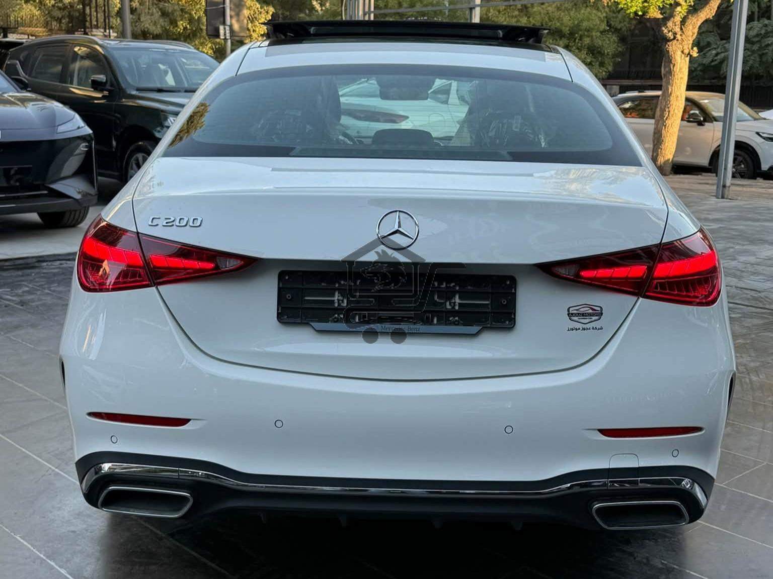 Mercedes-Benz C200 AMG - الصورة 6