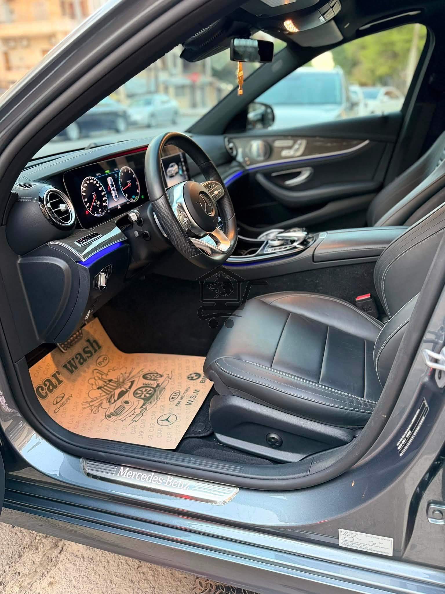 Mercedes-Benz E350 4Matic - الصورة 7