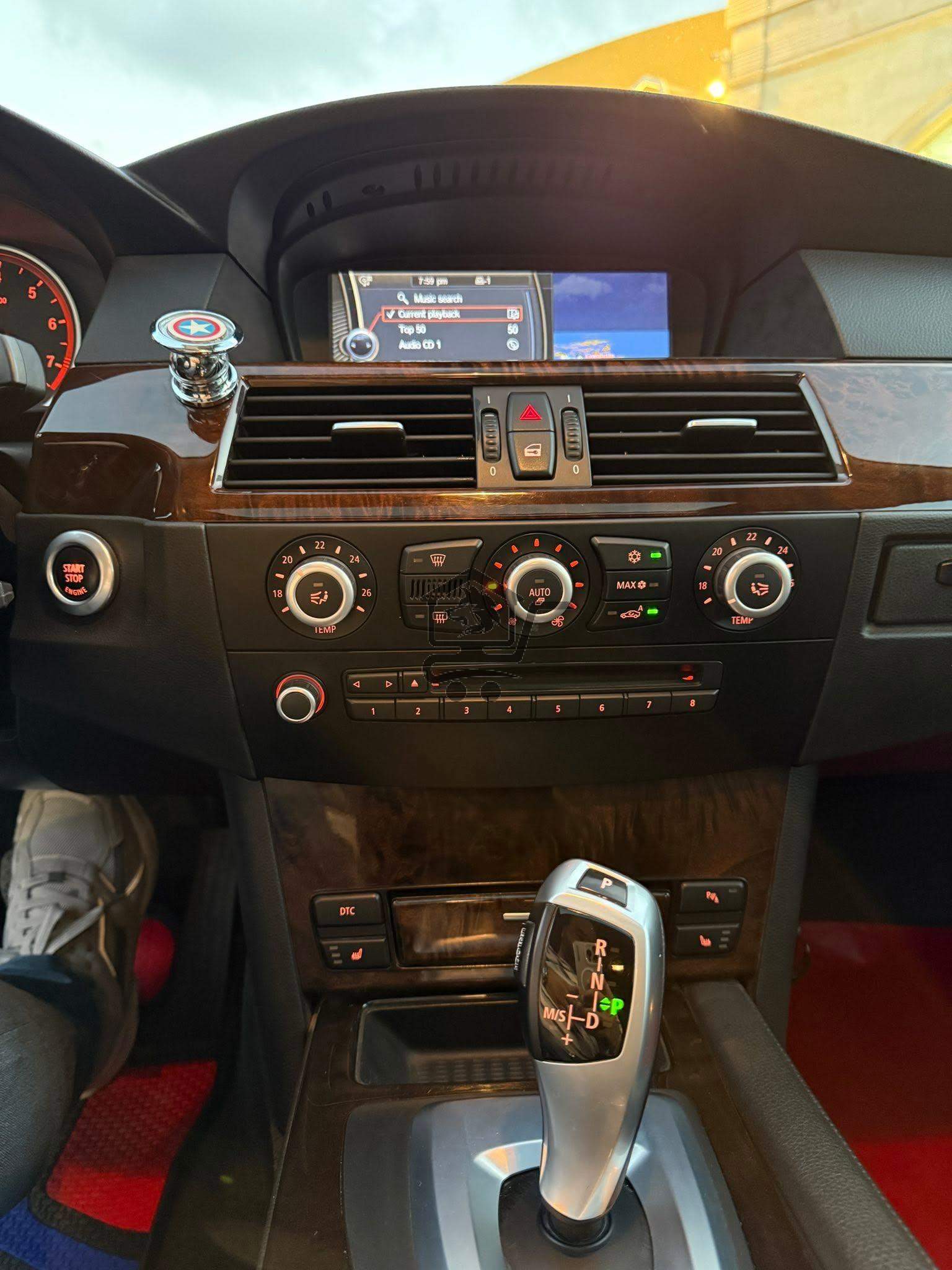 BMW 528i 2010 - الصورة 8