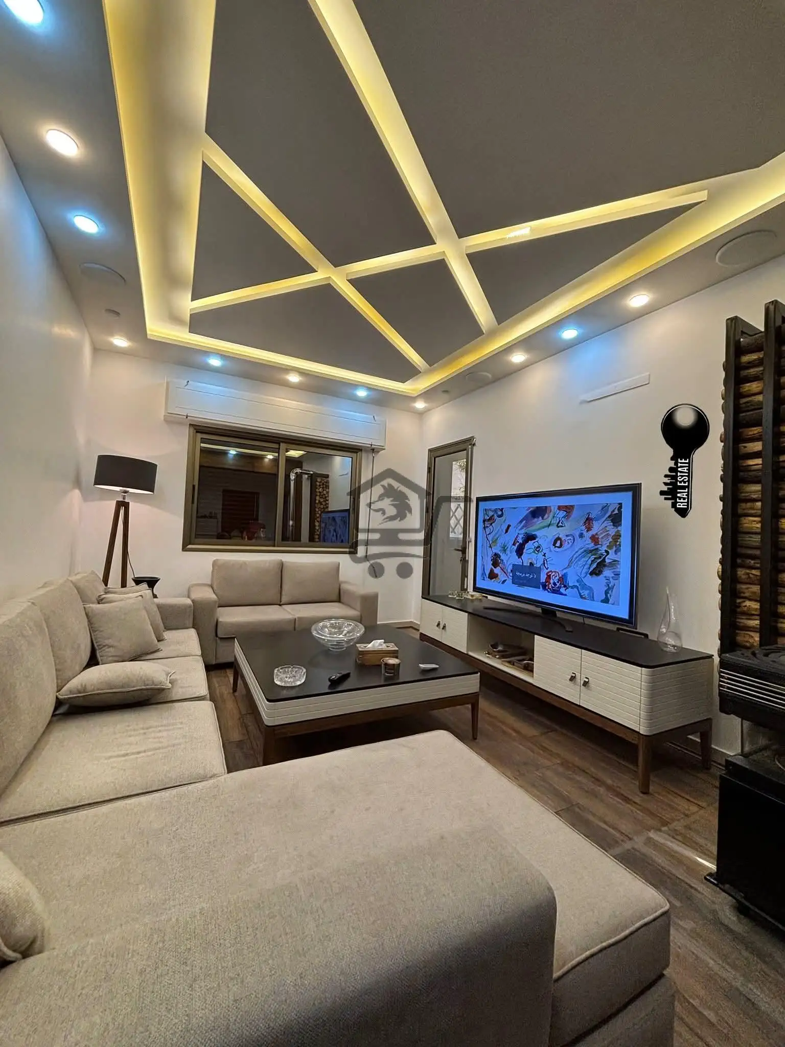 شقة مع حديقة خلفية وأمامية - الصورة 5