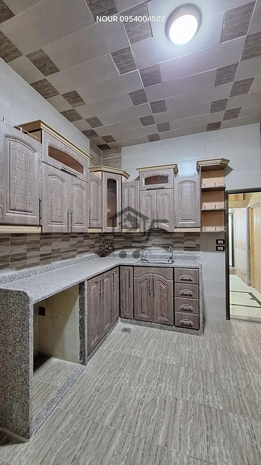 شقة ثلاث غرف مع فرش - الصورة 3