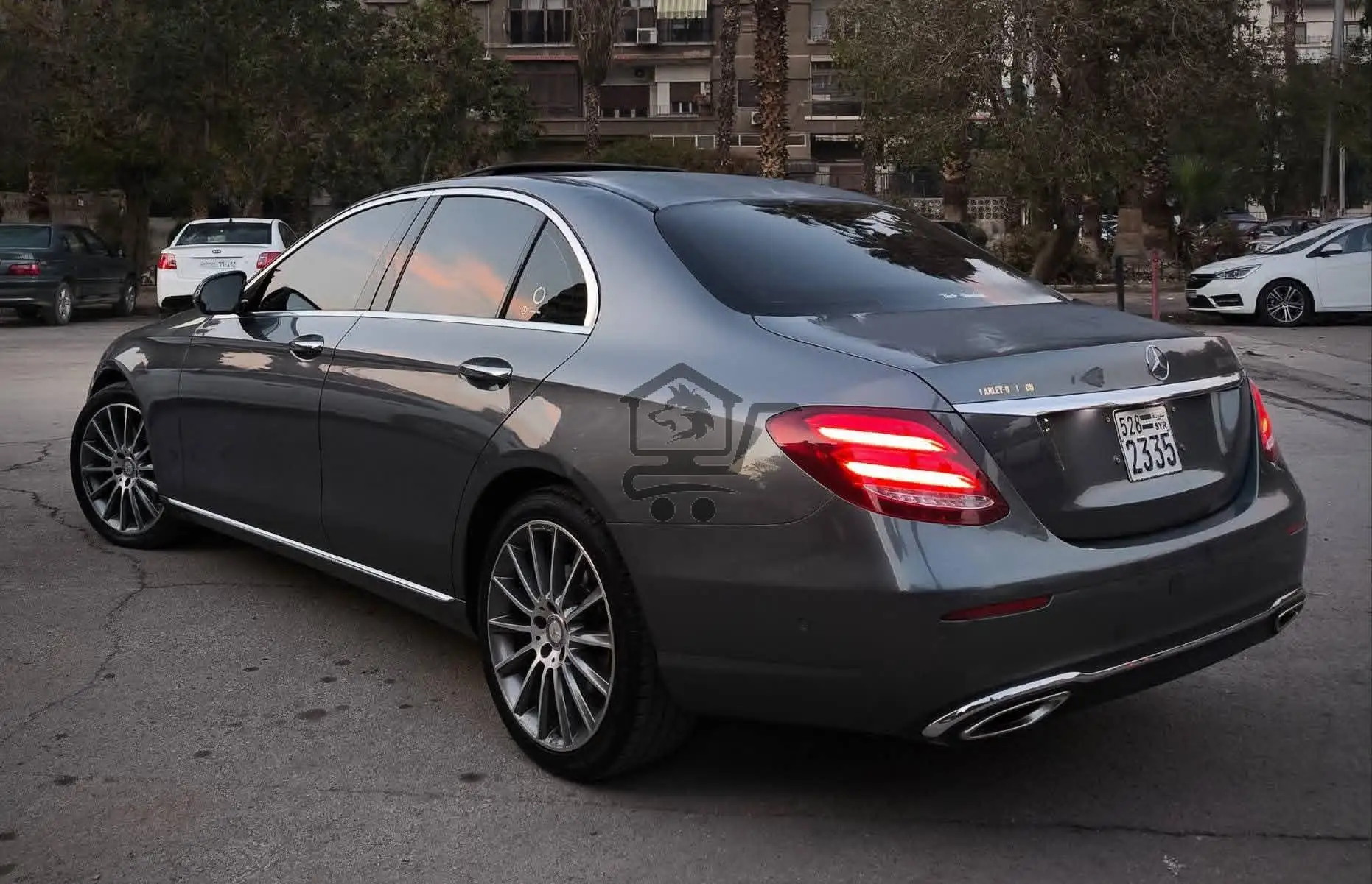 Mercedes E300 - الصورة 6