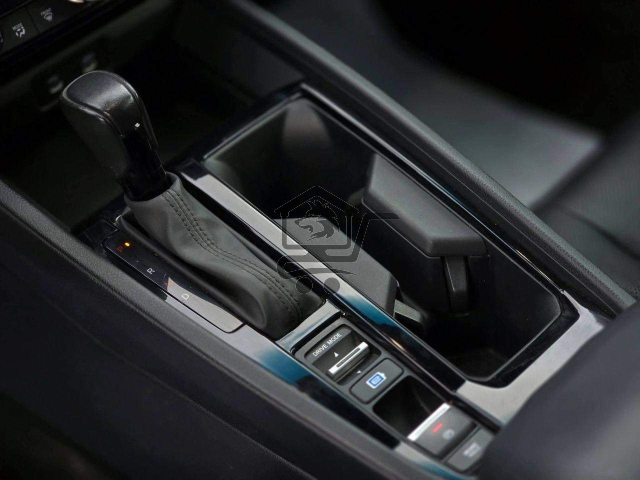 Honda Accord HYBRID SPORT-L - الصورة 9