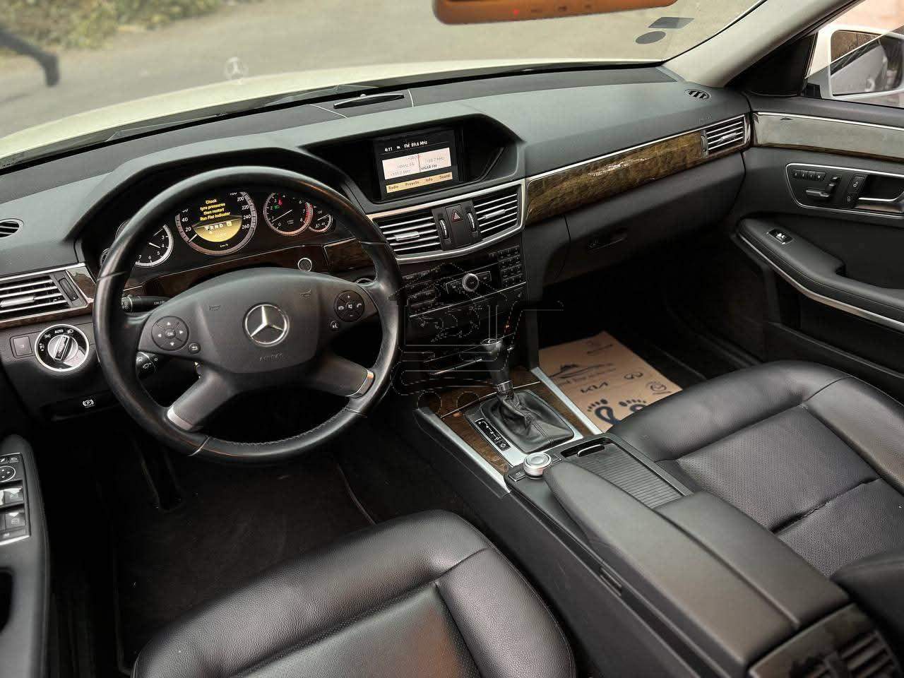Mercedes-Benz E200 - الصورة 8