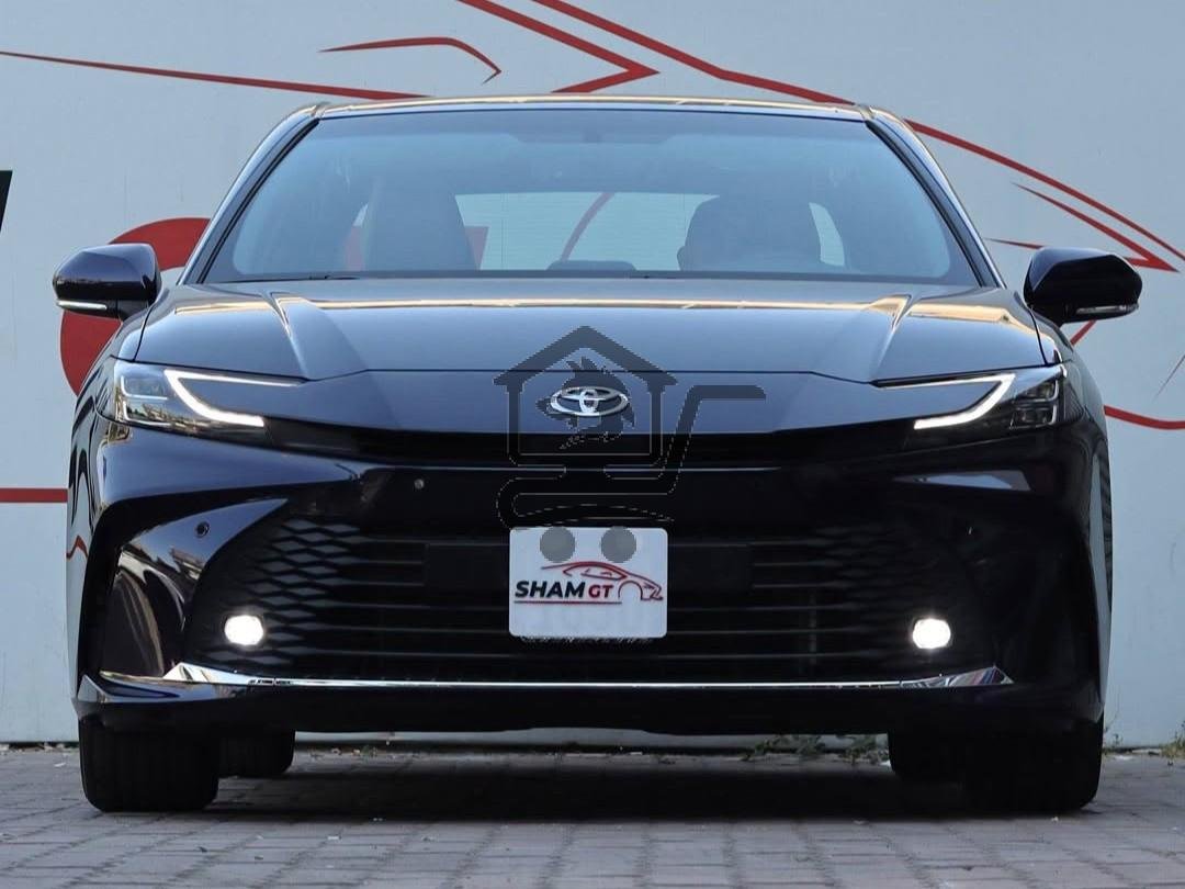 Toyota Camry LE - الصورة 5