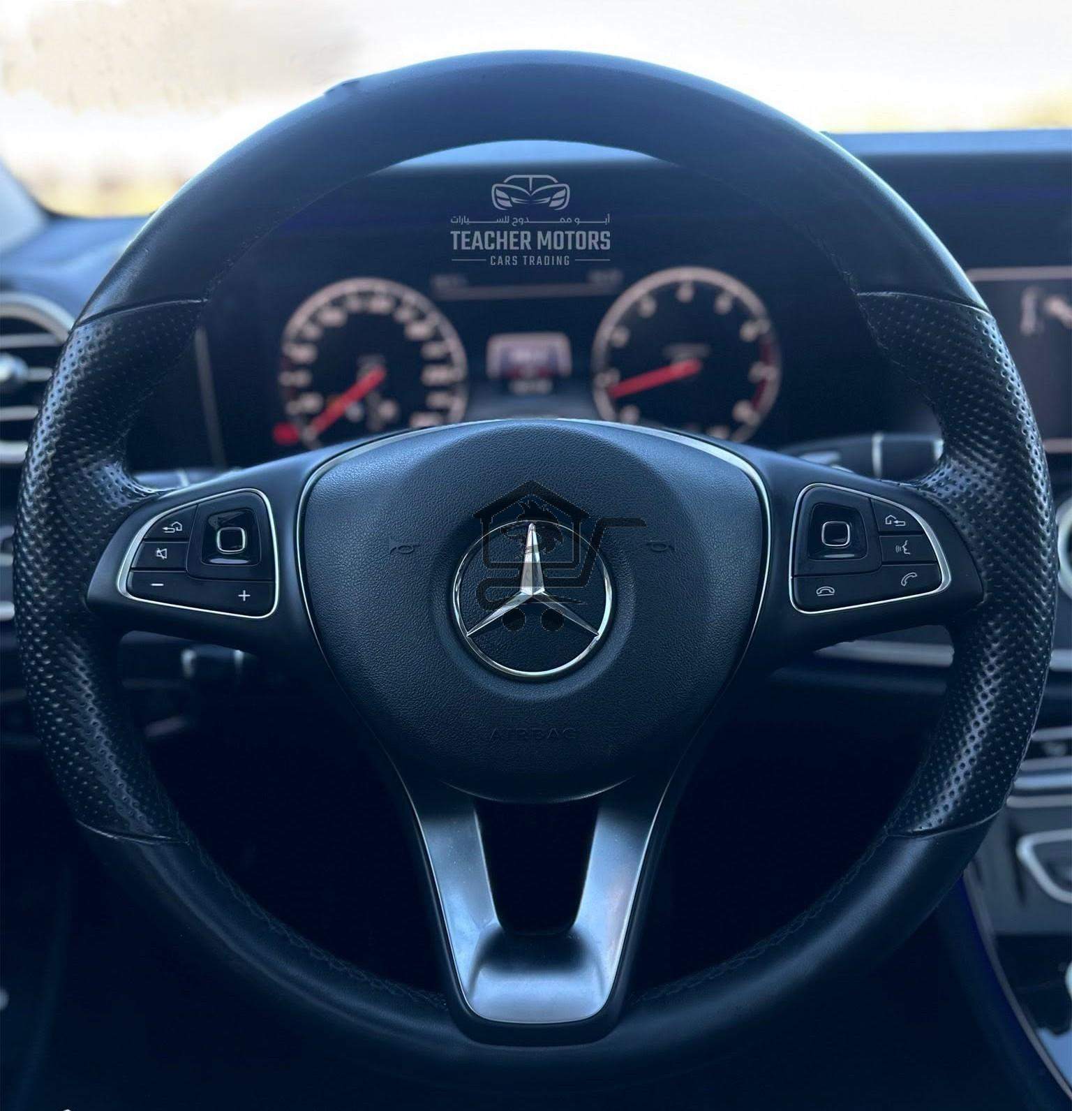 Mercedes-Benz E300 4Matic - الصورة 7
