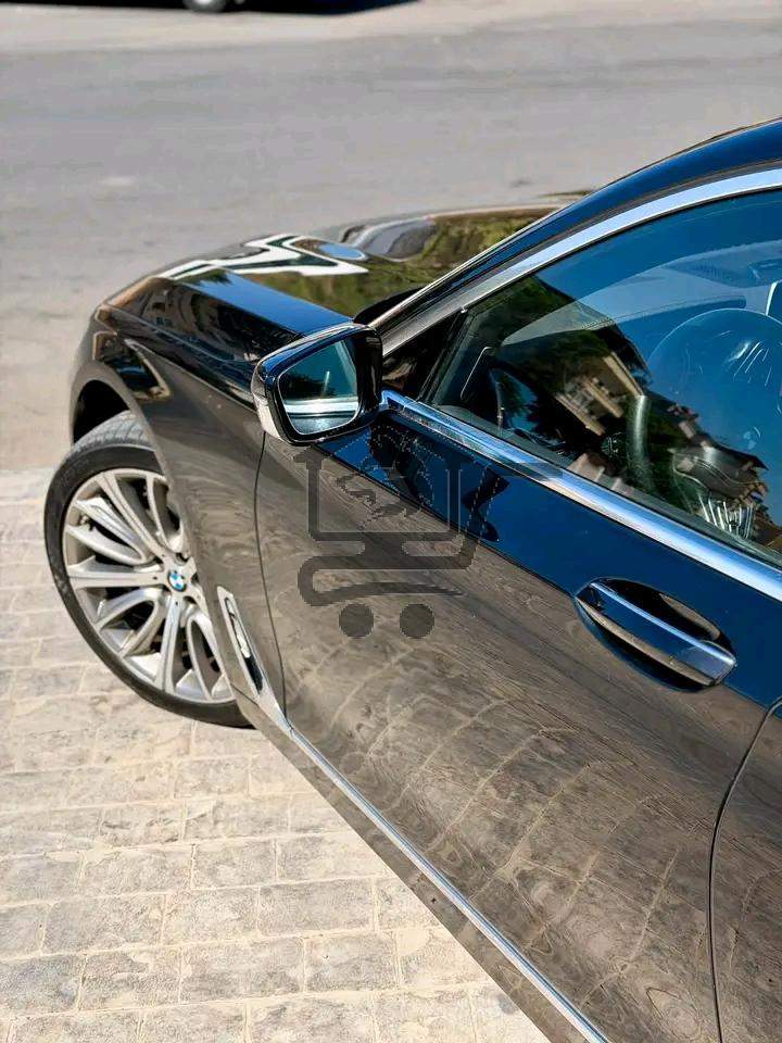 BMW 750 LI - الصورة 6