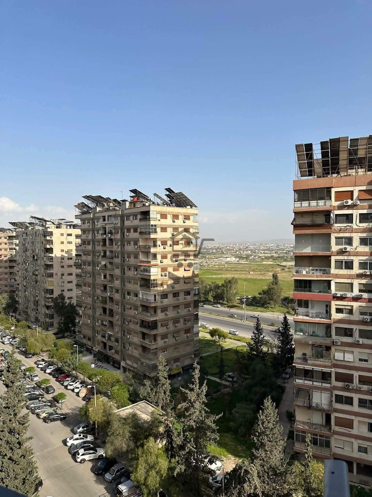 منزل للبيع بموقع حيوي - الصورة 1