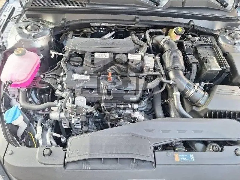 2025 Kia K5 - الصورة 8