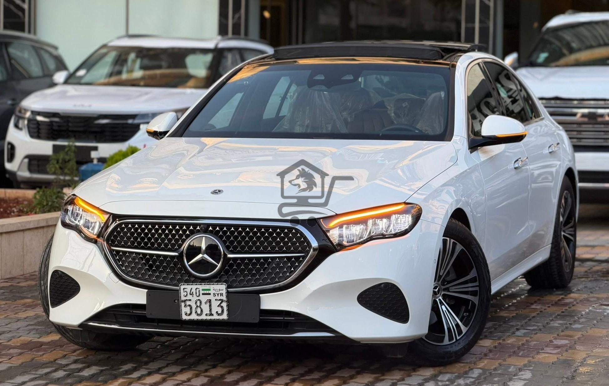 Mercedes-Benz E200 2025 - الصورة 1