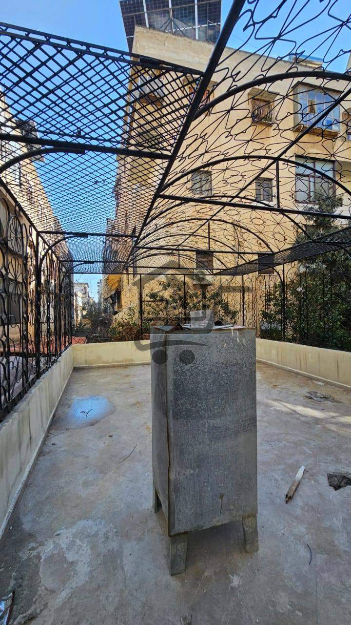 للبيع شقة سكنية قيد التجديد - الصورة 7