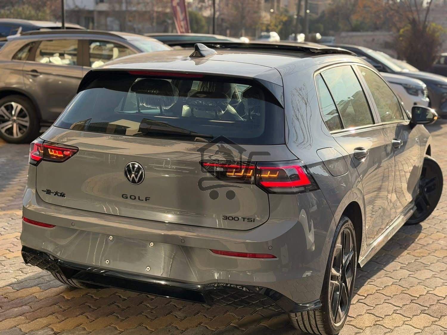 Volkswagen Golf R 2025 - الصورة 4