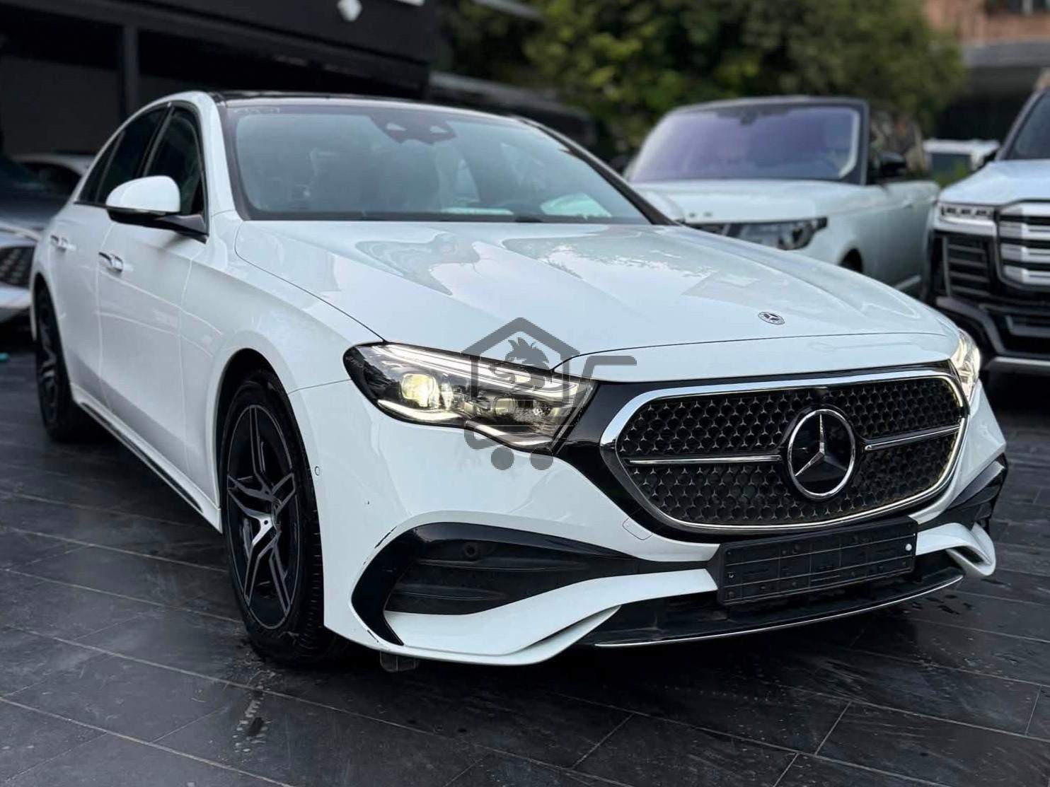 Mercedes E300 4Matic 2026 - الصورة 3