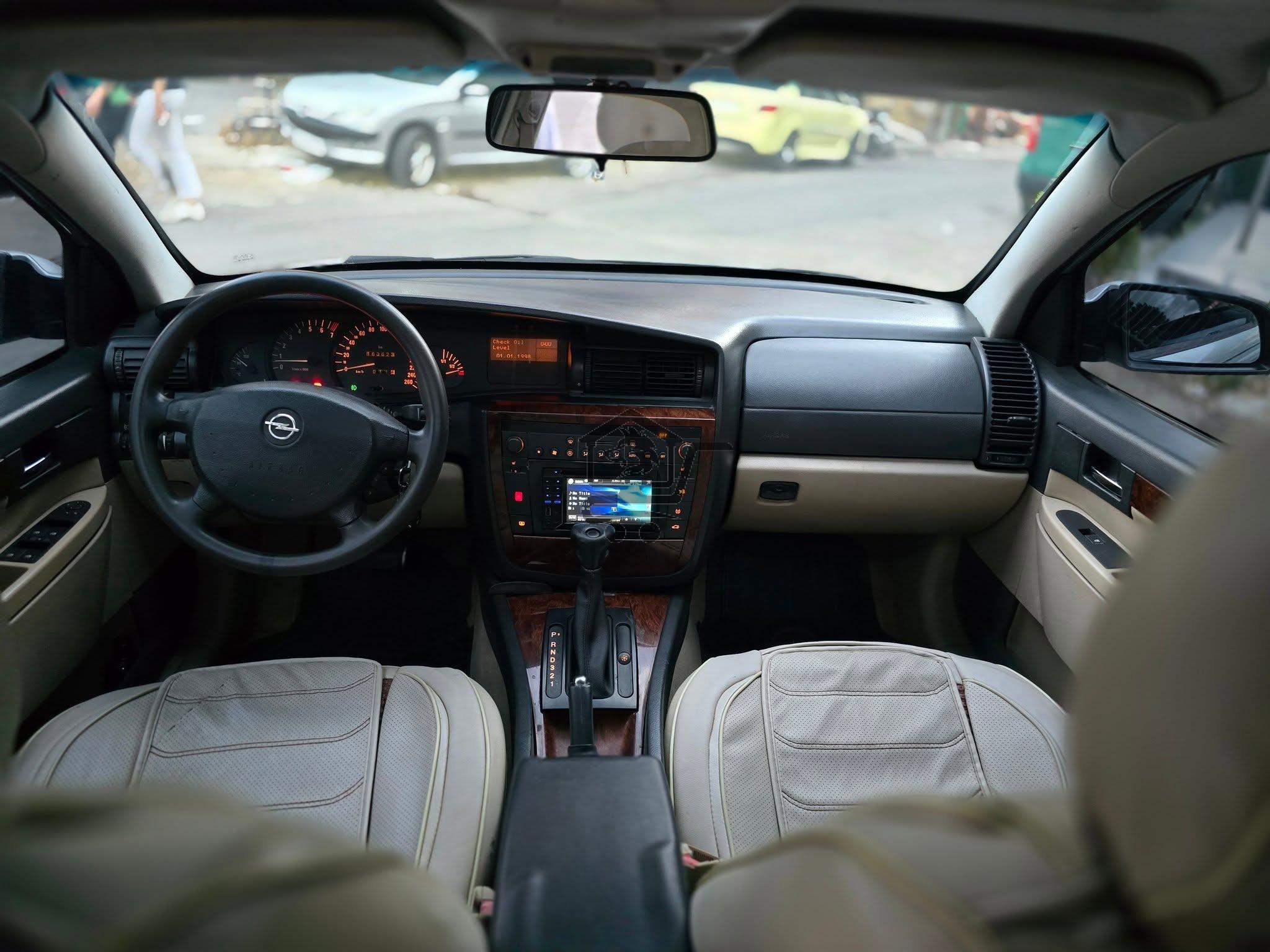 Opel Omega 2002 - الصورة 8