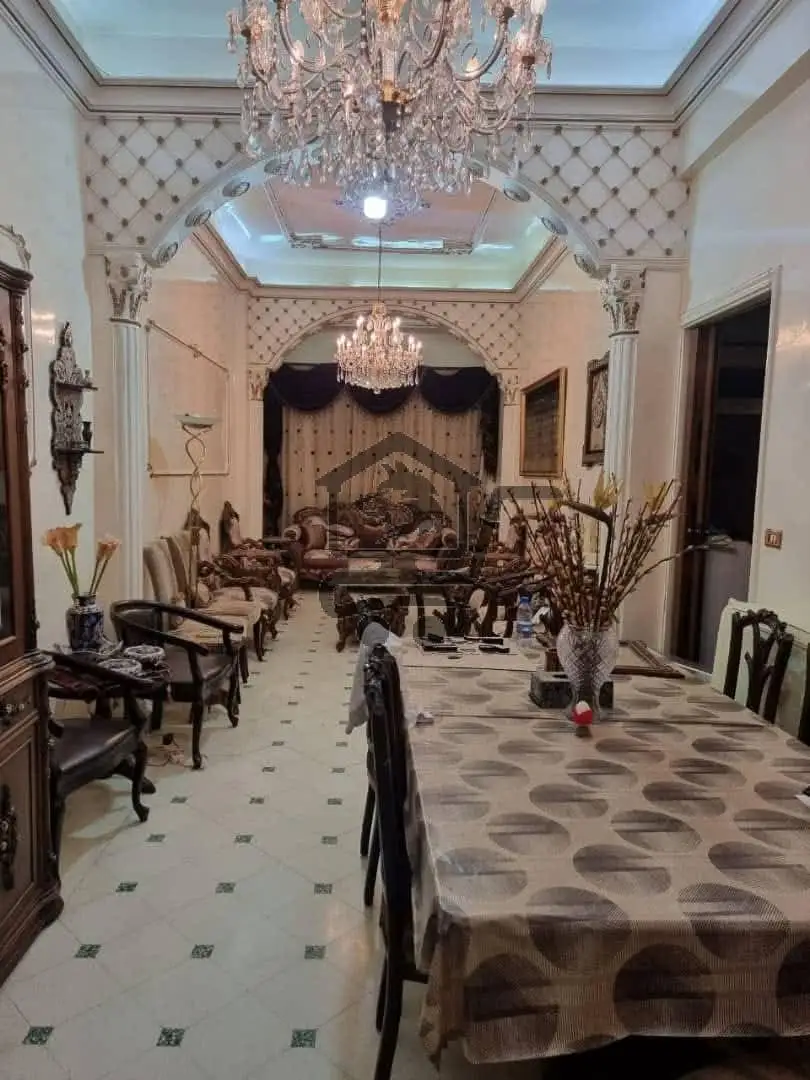 شقة اربع غرف بدون فرش - الصورة 1