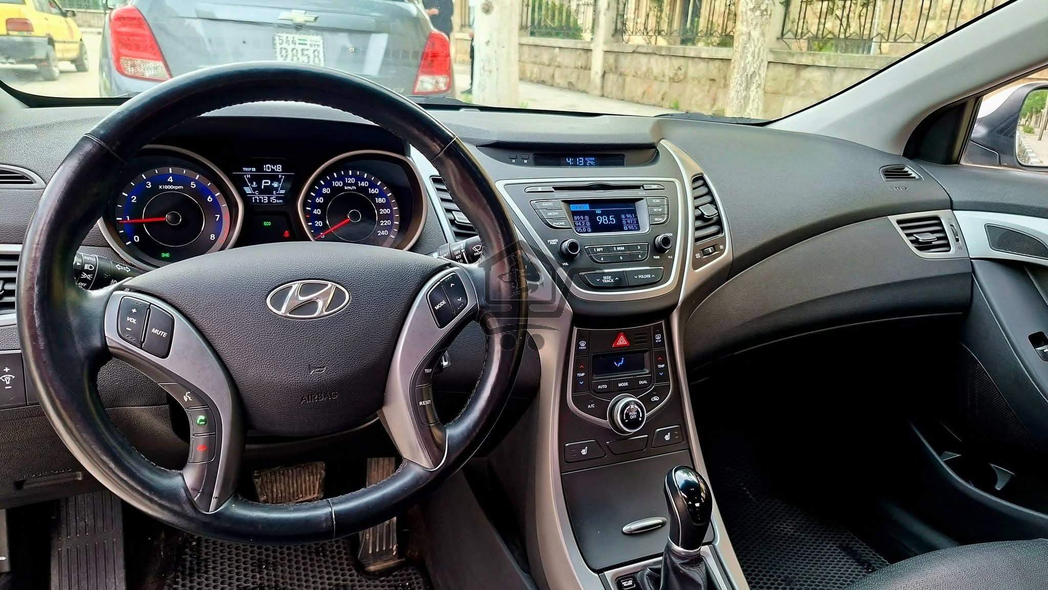Hyundai Avante 2016 - الصورة 8