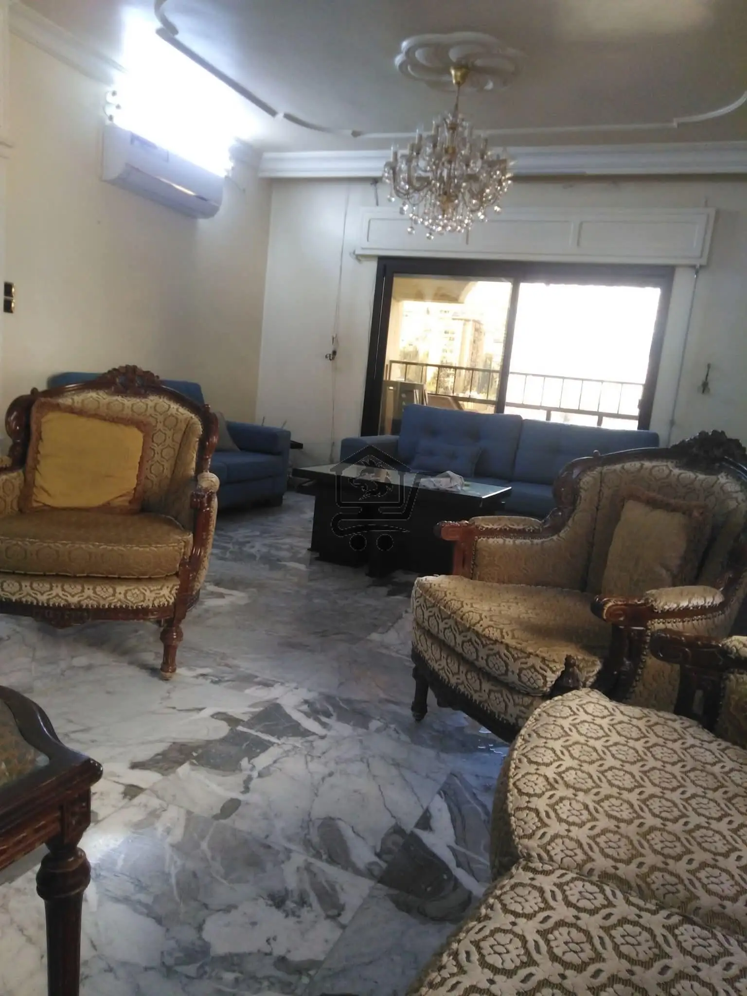 شقة مفروشة بكسوة جيدة - الصورة 2