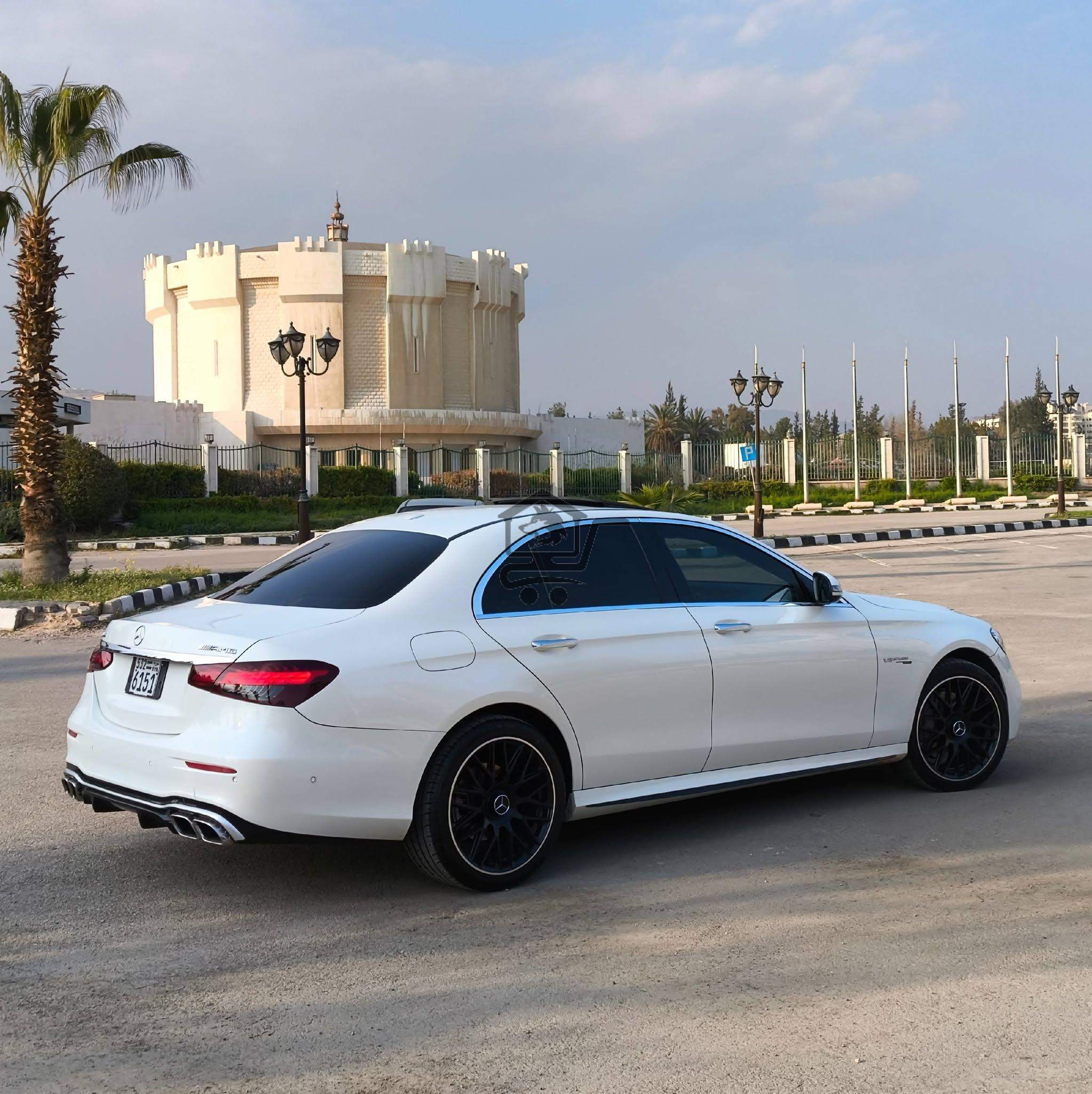 Mercedes-Benz E300 2017 - الصورة 2