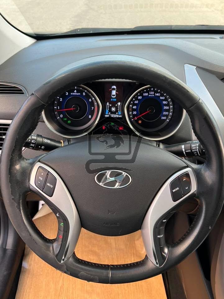 Hyundai Avante 2011 - الصورة 7