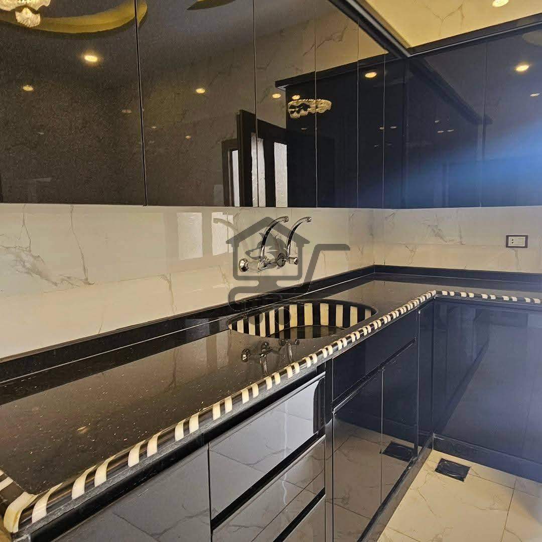 منزل بإكساء رائع - الصورة 2