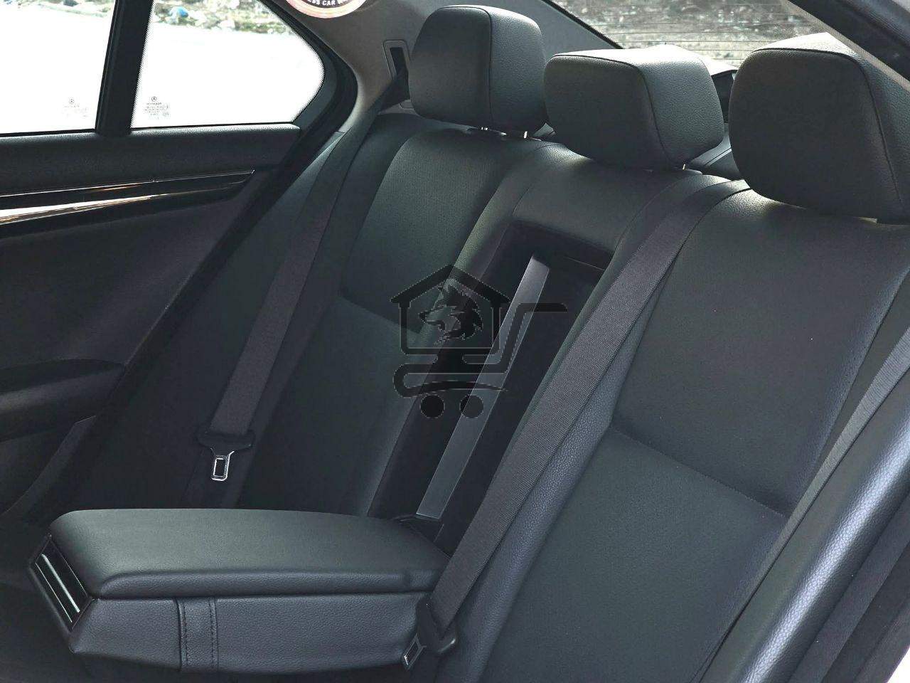 MERCEDES BENZ C200 - الصورة 10