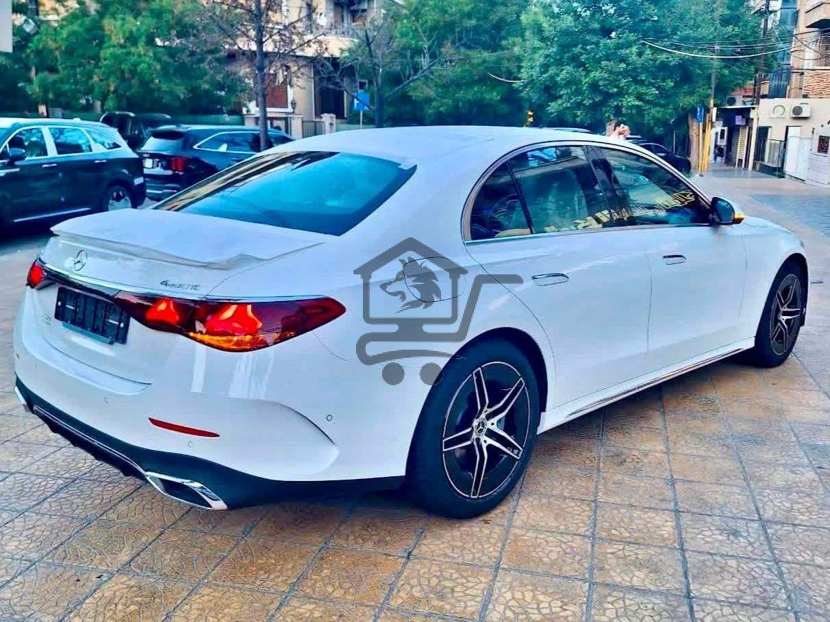 Mercedes E300 4Matic - الصورة 2